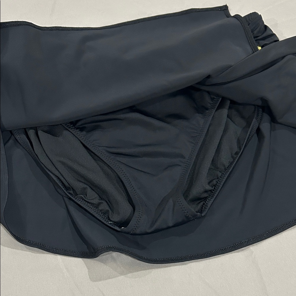 Swim skirt with gold trim - Picture 4 of 8
